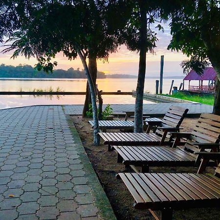 Overbridge River Resort باراماريبو المظهر الخارجي الصورة